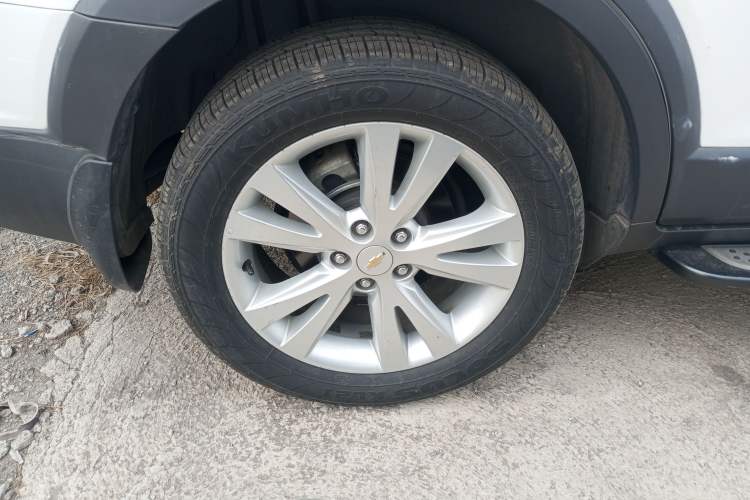 Used Chevrolet Captiva 2014 2.4L 4x4 Flagship Edition 7 Seats Exterior 5