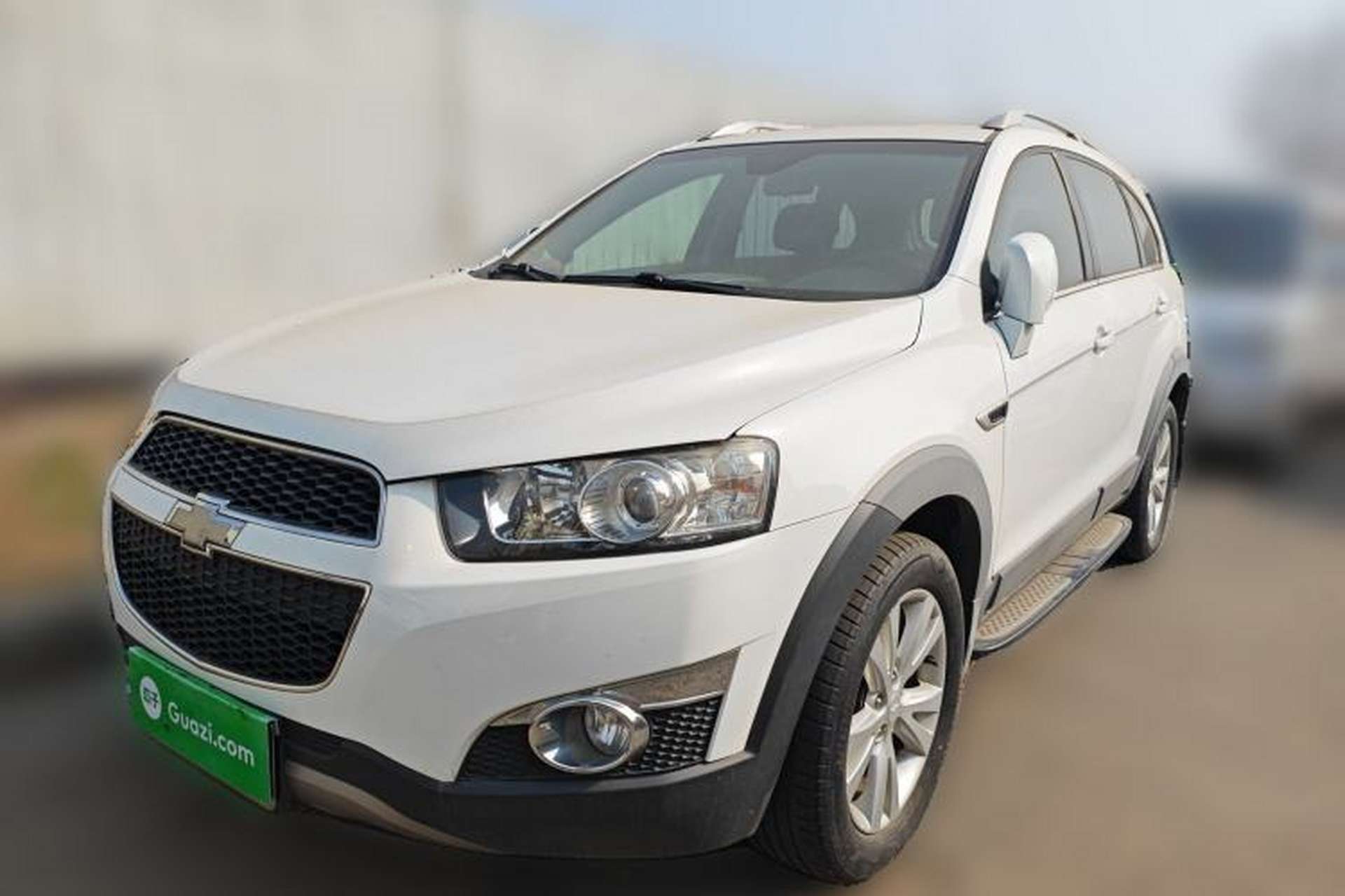 Used Chevrolet Captiva 2014 2.4L 4x4 Flagship Edition 7 Seats Front Left 45 Deg