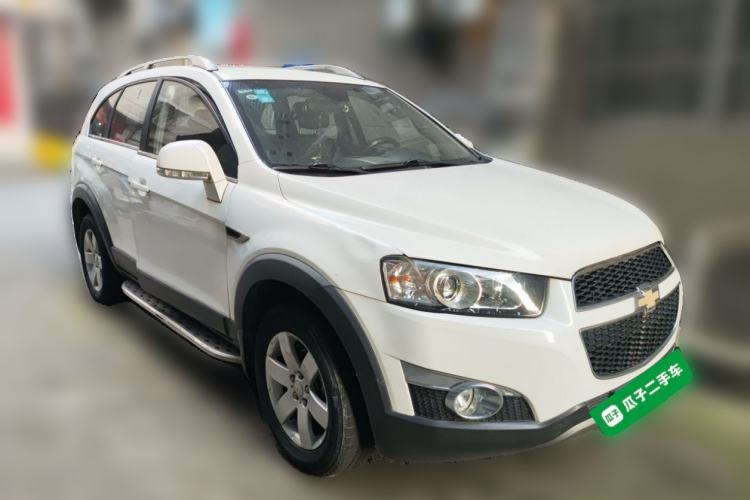 Used Chevrolet Captiva 2014 2.4L Two-Wheel Drive Urban Version 7 Seats Front Right 45 Deg