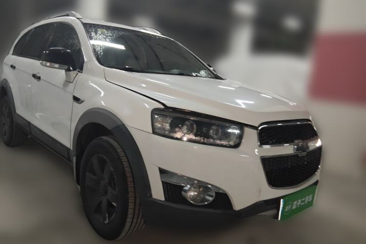 Used Chevrolet Captiva 2014 2.4L Two-Wheel Drive Urban Version 7 Seats Front Right 45 Deg