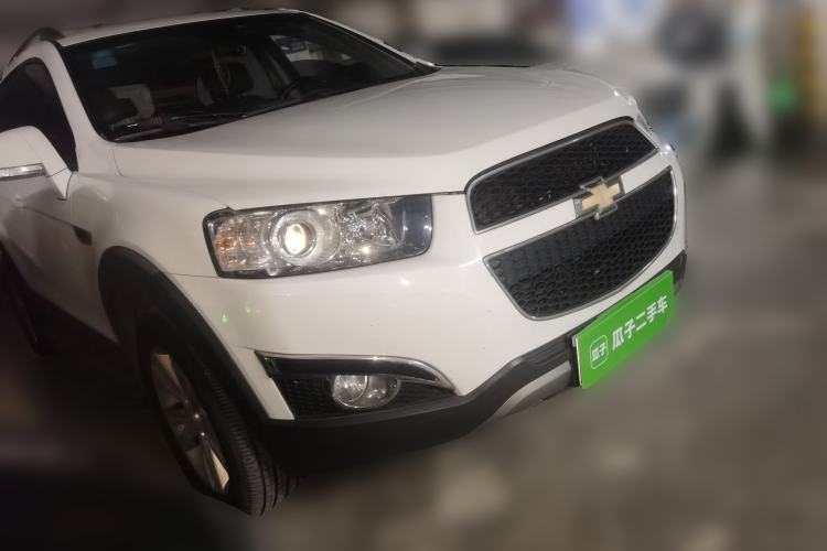 Used Chevrolet Captiva 2014 2.4L 4x4 Flagship Edition 7 Seats Front Right 45 Deg