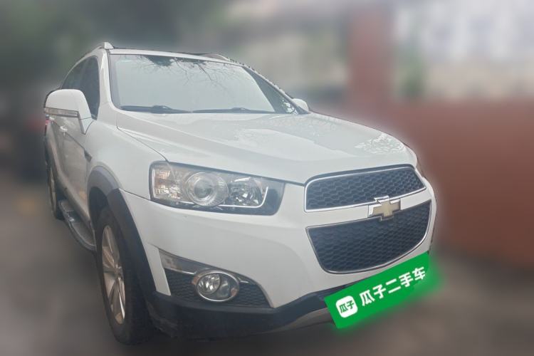Used Chevrolet Captiva 2014 2.4L 4x4 Flagship Edition 7 Seats Front Right 45 Deg