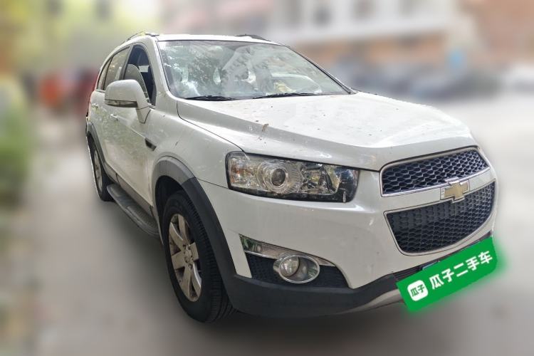 Used Chevrolet Captiva 2014 2.4L Two-Wheel Drive Urban Version 7 Seats Front Right 45 Deg