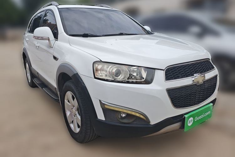 Used Chevrolet Captiva 2014 2.4L Two-Wheel Drive Urban Version 7 Seats Front Right 45 Deg