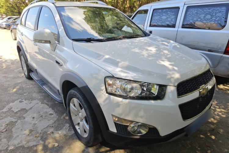 Used Chevrolet Captiva 2014 2.4L Two-Wheel Drive Urban Version 7 Seats Front Right 45 Deg