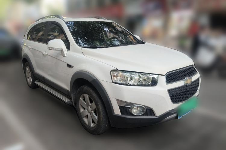 Used Chevrolet Captiva 2014 2.4L Two-Wheel Drive Urban Version 7 Seats Front Right 45 Deg