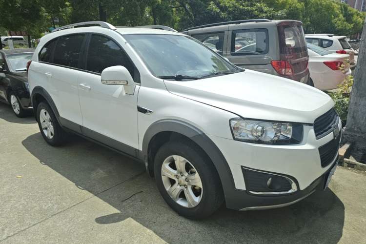 Used Chevrolet Captiva 2014 2.4L Two-Wheel Drive City Edition 5 Seats Front Right 45 Deg