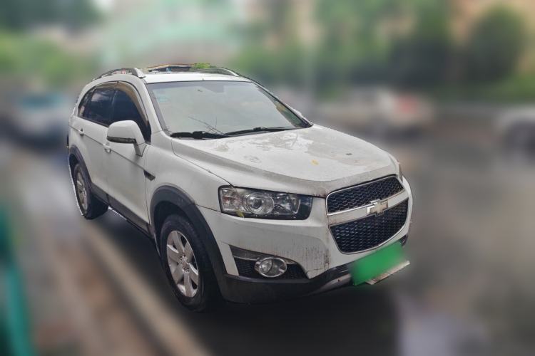 Used Chevrolet Captiva 2014 2.4L Two-Wheel Drive Urban Version 7 Seats Front Right 45 Deg