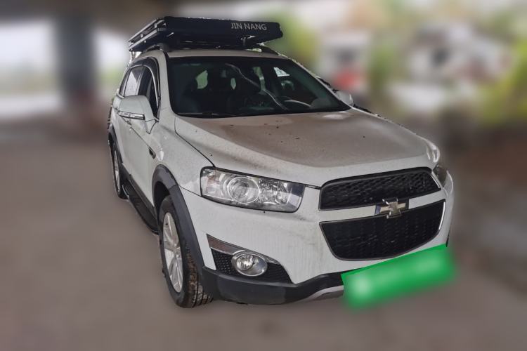 Used Chevrolet Captiva 2014 2.4L 4x4 Flagship Edition 7 Seats Front Right 45 Deg