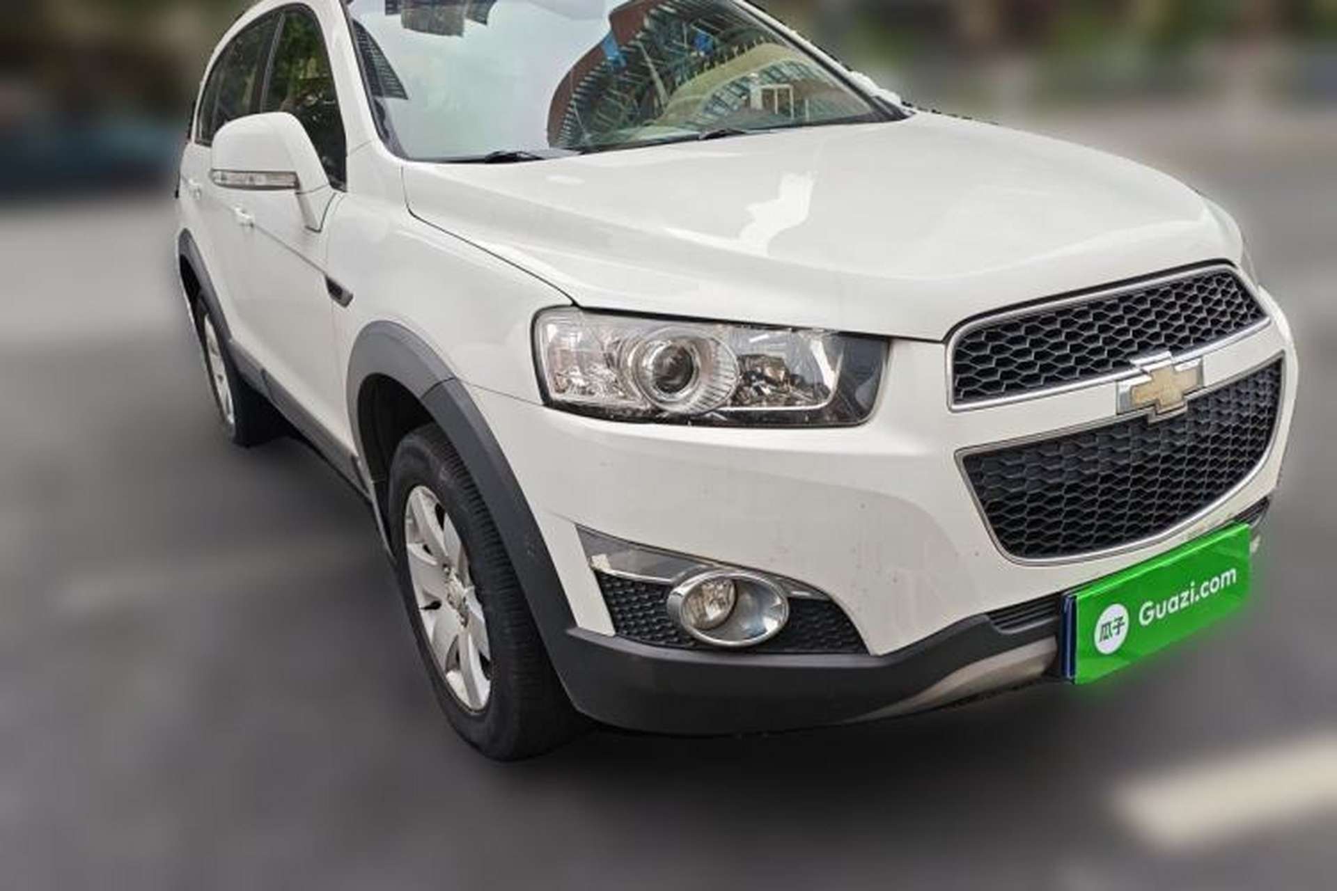 Used Chevrolet Captiva 2014 2.4L Two-Wheel Drive Urban Version 7 Seats Front Right 45 Deg