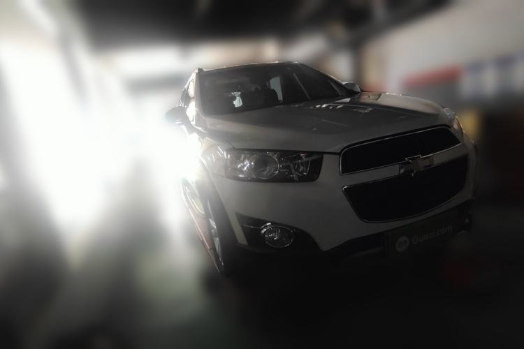Used Chevrolet Captiva 2014 2.4L 4x4 Flagship Edition 7 Seats Front Right 45 Deg