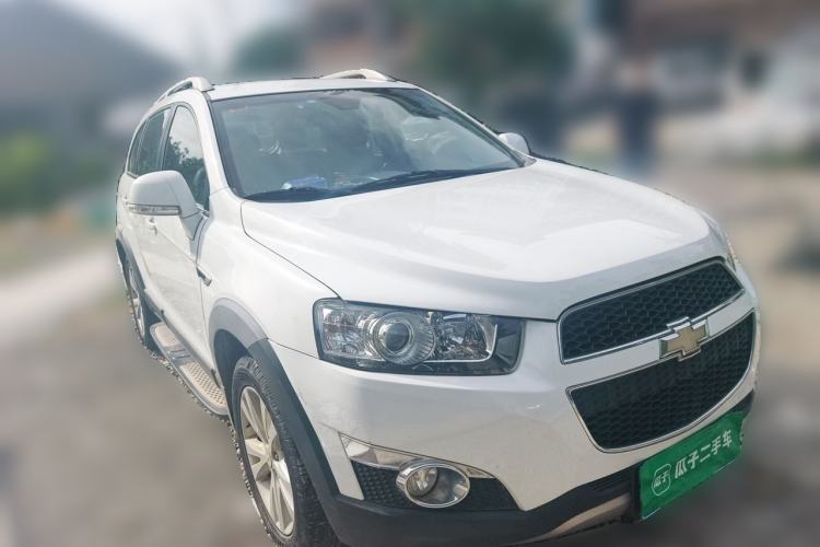 Used Chevrolet Captiva 2014 2.4L Two-Wheel Drive Urban Version 7 Seats Front Right 45 Deg