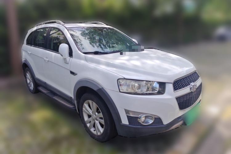Used Chevrolet Captiva 2014 2.4L 4x4 Flagship Edition 7 Seats Front Right 45 Deg