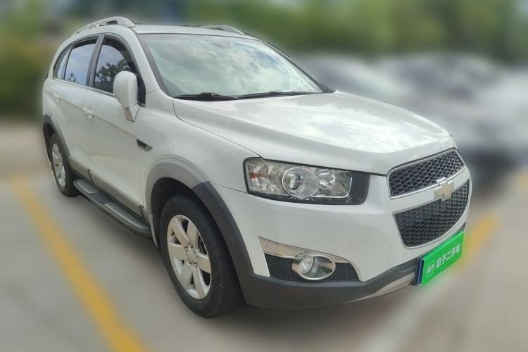 Used Chevrolet Captiva 2014 2.4L 4x4 Luxury Edition 5 Seats Front Right 45 Deg