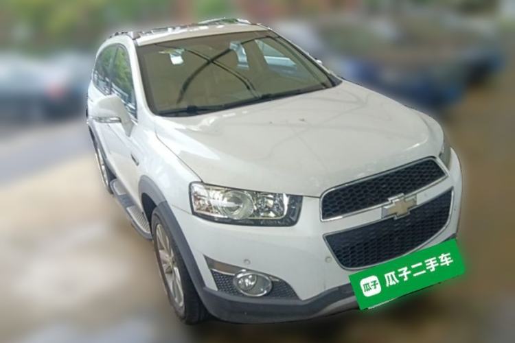 Used Chevrolet Captiva 2014 2.4L 4x4 Flagship Edition 7 Seats Front Right 45 Deg