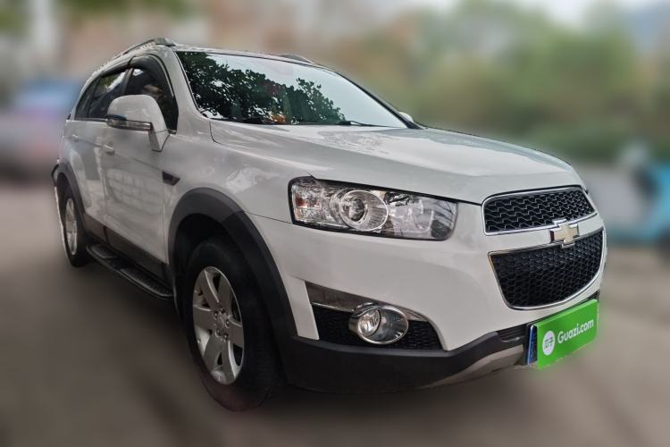 Used Chevrolet Captiva 2014 2.4L 4x4 Luxury Edition 5 Seats Front Right 45 Deg