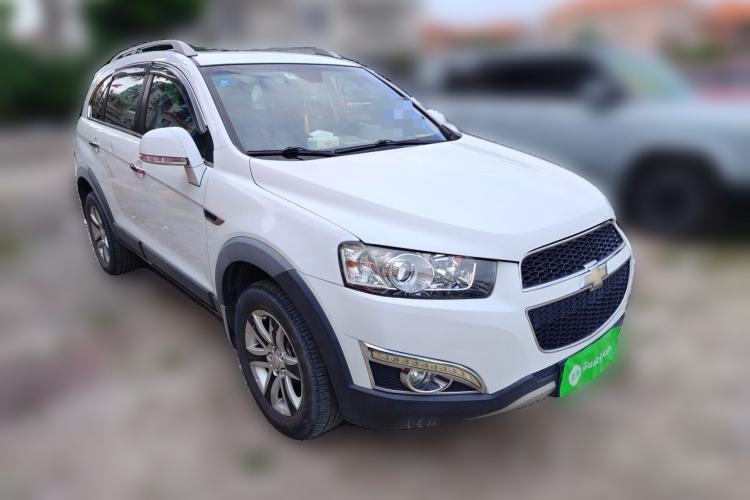Used Chevrolet Captiva 2014 2.4L Two-Wheel Drive Urban Version 7 Seats Front Right 45 Deg
