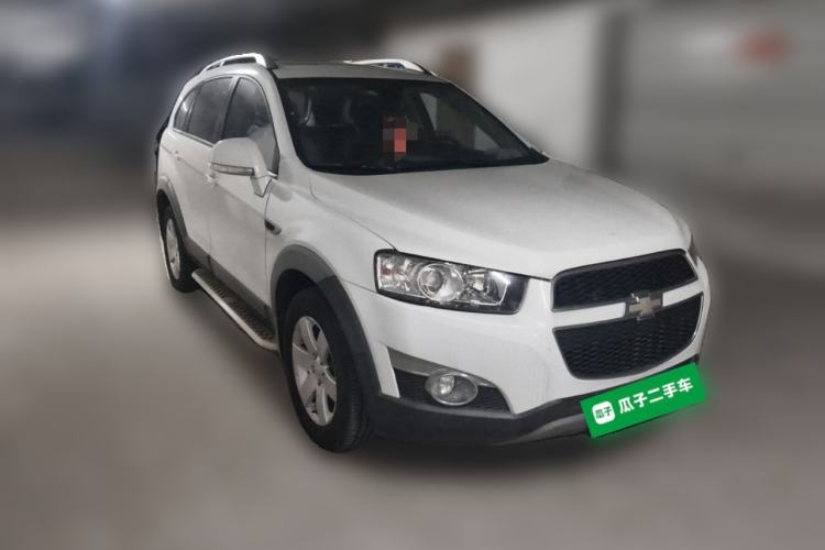 Used Chevrolet Captiva 2014 2.4L Two-Wheel Drive Urban Version 7 Seats Front Right 45 Deg