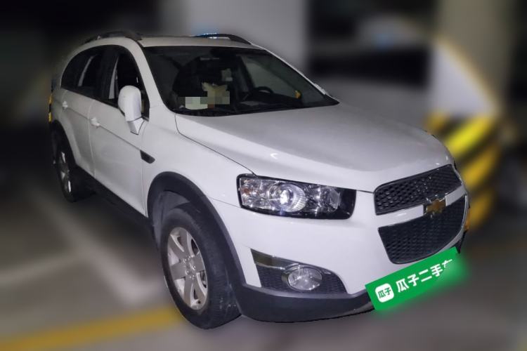 Used Chevrolet Captiva 2014 2.4L Two-Wheel Drive Urban Version 7 Seats Front Right 45 Deg