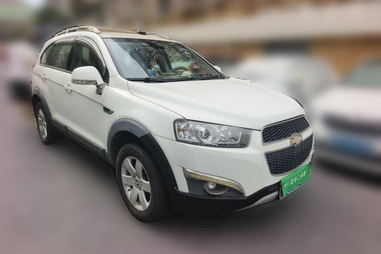 Used Chevrolet Captiva 2014 2.4L Two-Wheel Drive Urban Version 7 Seats Front Right 45 Deg