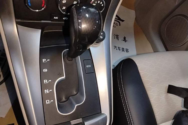 Used Chevrolet Captiva 2014 2.4L Two-Wheel Drive City Edition 5 Seats Gear Lever