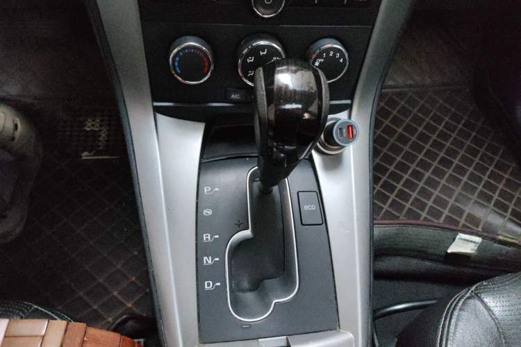 Used Chevrolet Captiva 2014 2.4L Two-Wheel Drive Urban Version 7 Seats Gear Lever
