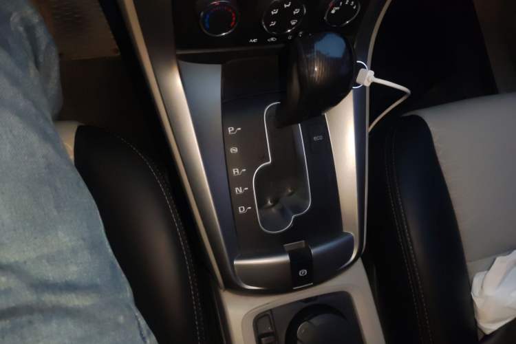 Used Chevrolet Captiva 2014 2.4L Two-Wheel Drive City Edition 5 Seats Gear Lever