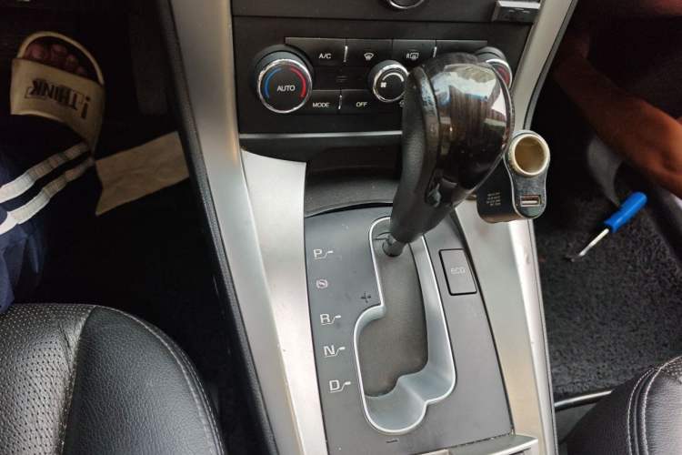 Used Chevrolet Captiva 2014 2.4L 4x4 Flagship Edition 7 Seats Gear Lever