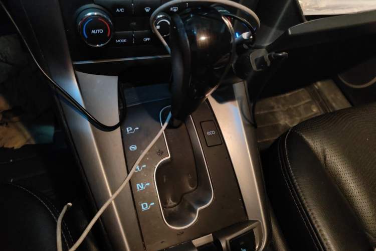 Used Chevrolet Captiva 2014 2.4L 4x4 Flagship Edition 7 Seats Gear Lever