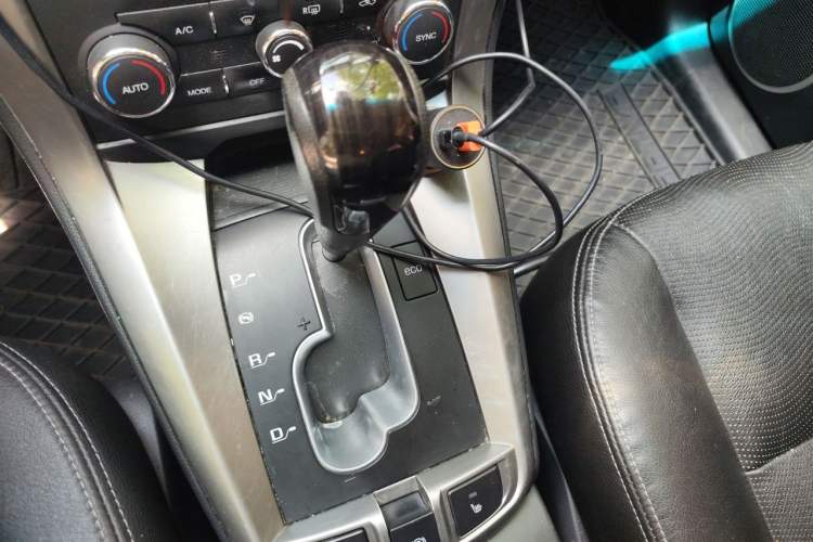 Used Chevrolet Captiva 2014 2.4L 4x4 Flagship Edition 7 Seats Gear Lever