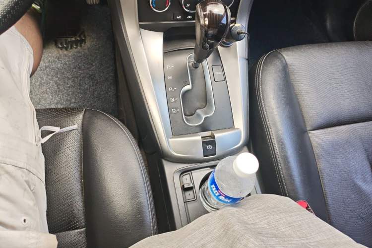Used Chevrolet Captiva 2014 2.4L Two-Wheel Drive Urban Version 7 Seats Gear Lever