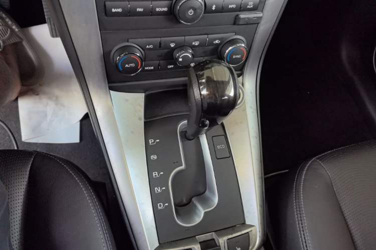 Used Chevrolet Captiva 2014 2.4L 4x4 Flagship Edition 7 Seats Gear Lever