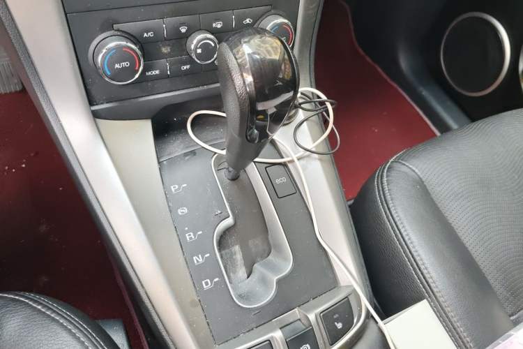 Used Chevrolet Captiva 2014 2.4L 4x4 Flagship Edition 7 Seats Gear Lever