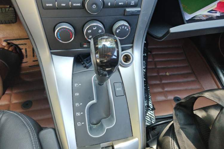 Used Chevrolet Captiva 2014 2.4L Two-Wheel Drive Urban Version 7 Seats Gear Lever