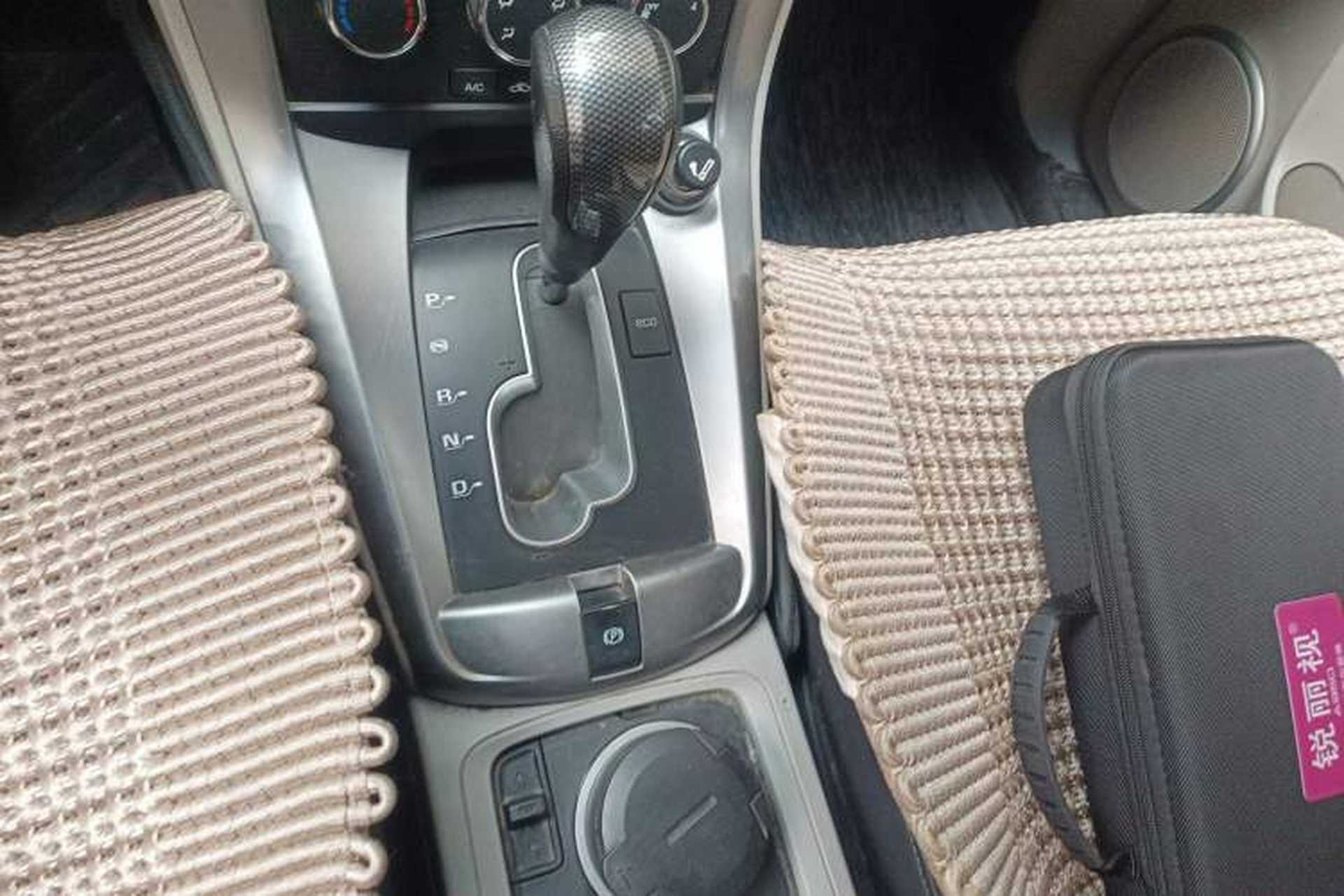 Used Chevrolet Captiva 2014 2.4L Two-Wheel Drive City Edition 5 Seats Gear Lever
