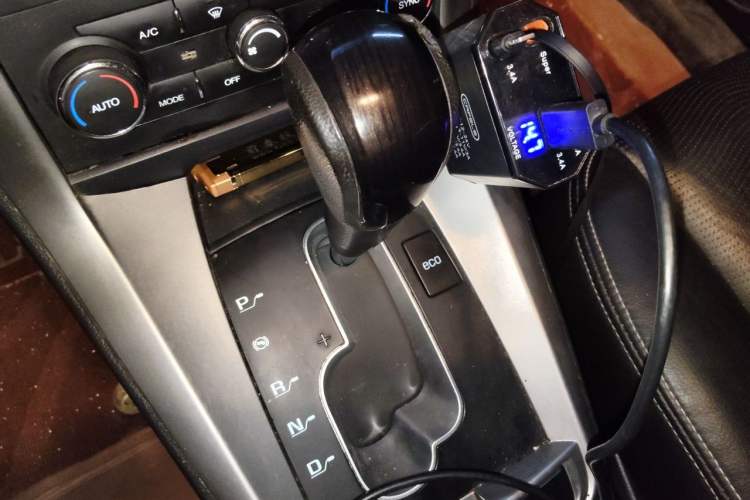 Used Chevrolet Captiva 2014 2.4L 4x4 Flagship Edition 7 Seats Gear Lever