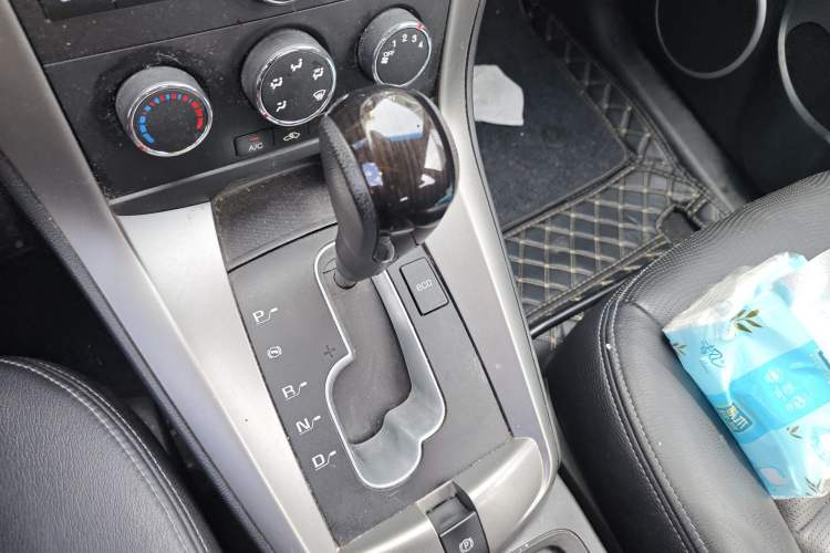 Used Chevrolet Captiva 2014 2.4L Two-Wheel Drive Urban Version 7 Seats Gear Lever