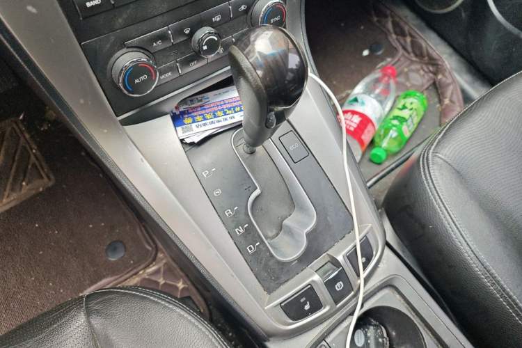 Used Chevrolet Captiva 2014 2.4L 4x4 Flagship Edition 7 Seats Gear Lever