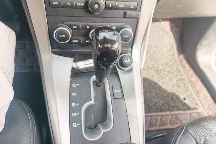 Used Chevrolet Captiva 2014 2.4L Two-Wheel Drive Urban Version 7 Seats Gear Lever