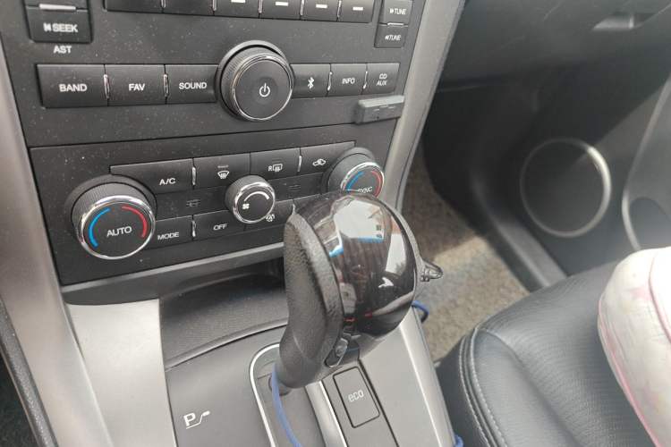 Used Chevrolet Captiva 2014 2.4L 4x4 Flagship Edition 7 Seats Gear Lever