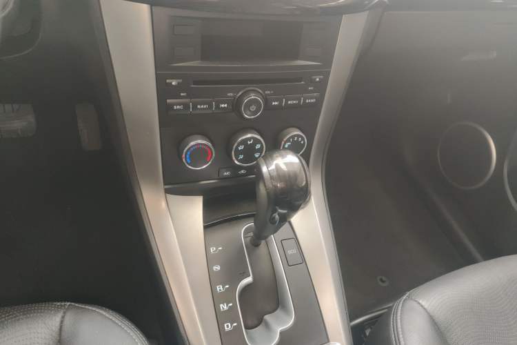 Used Chevrolet Captiva 2014 2.4L Two-Wheel Drive Urban Version 7 Seats Gear Lever