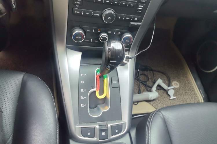 Used Chevrolet Captiva 2014 2.4L 4x4 Flagship Edition 7 Seats Gear Lever