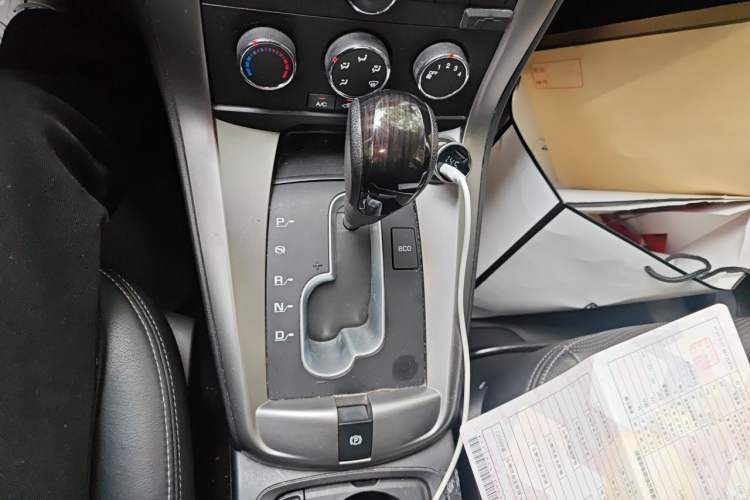 Used Chevrolet Captiva 2014 2.4L Two-Wheel Drive Urban Version 7 Seats Gear Lever