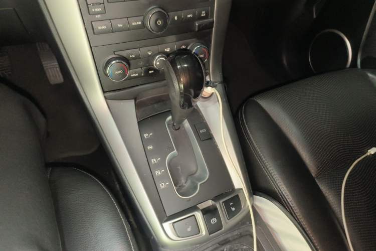 Used Chevrolet Captiva 2014 2.4L 4x4 Flagship Edition 7 Seats Gear Lever