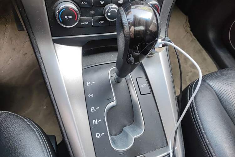 Used Chevrolet Captiva 2014 2.4L 4x4 Flagship Edition 7 Seats Gear Lever