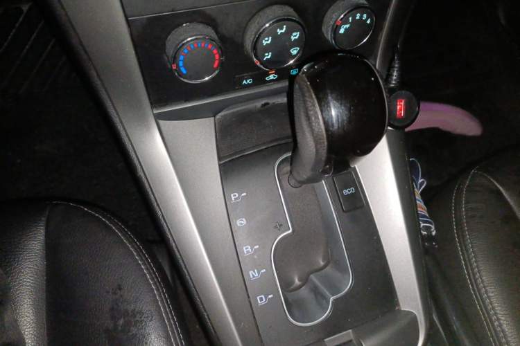 Used Chevrolet Captiva 2014 2.4L Two-Wheel Drive Urban Version 7 Seats Gear Lever