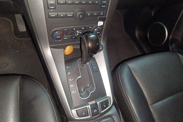 Used Chevrolet Captiva 2014 2.4L 4x4 Flagship Edition 7 Seats Gear Lever