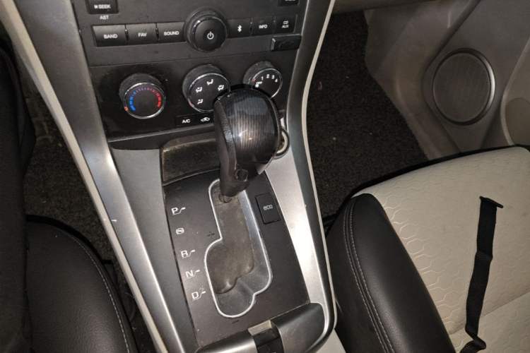 Used Chevrolet Captiva 2014 2.4L Two-Wheel Drive City Edition 5 Seats Gear Lever