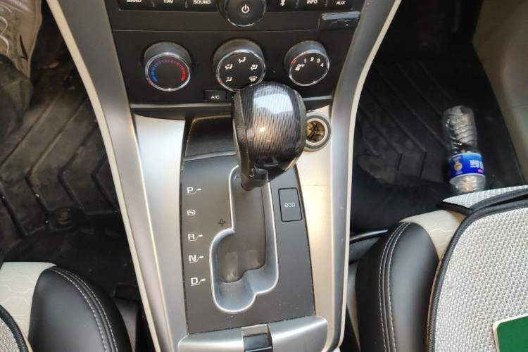 Used Chevrolet Captiva 2014 2.4L Two-Wheel Drive City Edition 5 Seats Gear Lever