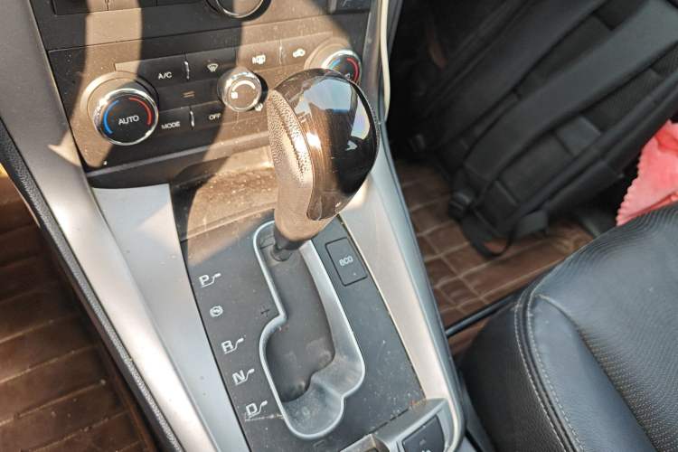 Used Chevrolet Captiva 2014 2.4L 4x4 Flagship Edition 7 Seats Gear Lever